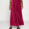 MAX & Co. Cross - Falda Plisada - Burgundy 2 MAX & Co. Cross - Falda Plisada - Burgundy -Tienda General De Moda 1f84f744960b41d3897e593e27335345