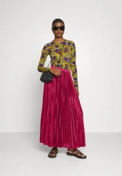 MAX & Co. Cross - Falda Plisada - Burgundy 9 MAX & Co. Cross - Falda Plisada - Burgundy -Tienda General De Moda 3ad2463d12b3420a9c263fcab57e40cf