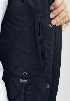 OXMO Oxloka - Abrigo De Invierno - Total Eclipse -Tienda General De Moda 91655c2d084e4cd7bfd57f475bdb98a7