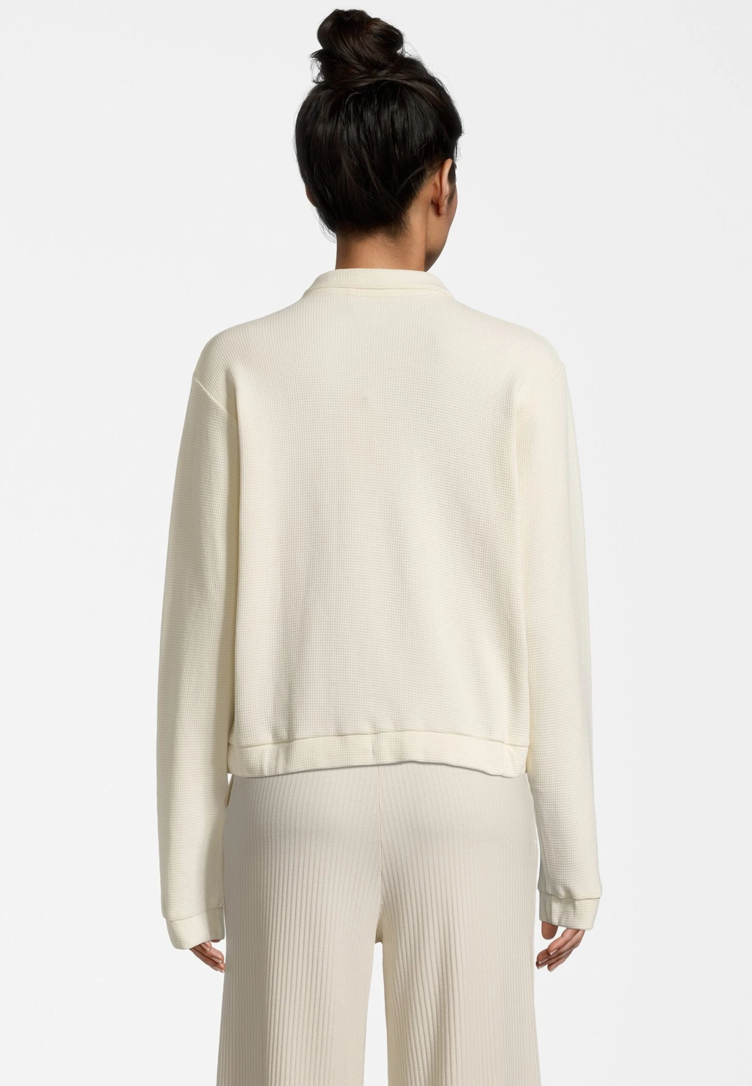 Fila Apparel Civita Cropped- Chaqueta Fina - Antique White 5 Fila Apparel Civita Cropped- Chaqueta Fina - Antique White - Imagen 3