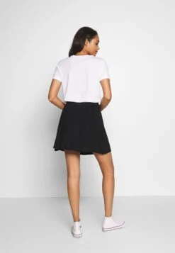 Even&Odd Falda Acampanada - Black -Tienda General De Moda 9c874f5d879c41d3b21d0f5bd308898e