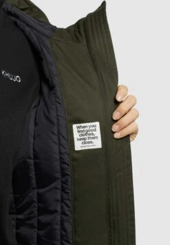 Khujo Laria - Abrigo De Invierno - Dep Gre -Tienda General De Moda bcbea8d28f7049f9a1a4a6e6df64a602